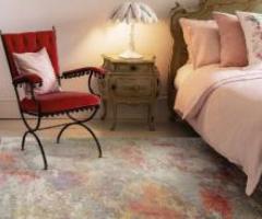 Elevate your home décor with abstract round rugs!