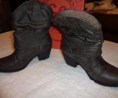 SO Detention Grey Boots Size 8 - Image 1