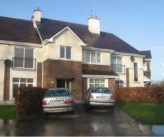 4 BR, 2500 m² – An Ensuite Double Bedroom is available for rent in Athlone