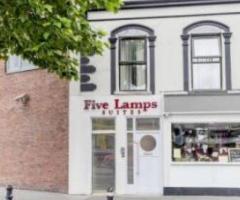 8 BR – The Five Lamps Suites ()